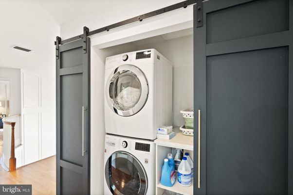 Interior, Utility Closets, Washer, Wood Texture Flooring