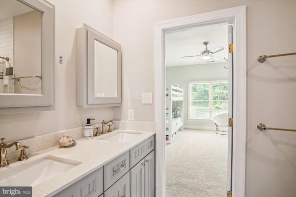 Bathroom, Dual Sink Vanities, Interior