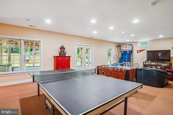 Game Room, Interior, Recessed Lighting
