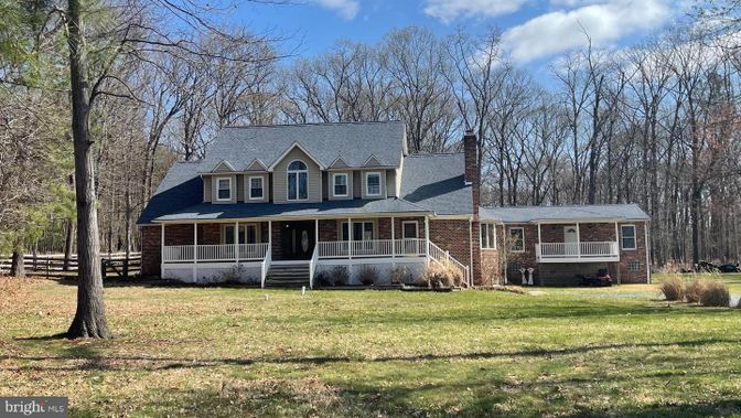 Backyard, Exterior, Facade, Brick Facade, Cape Cod