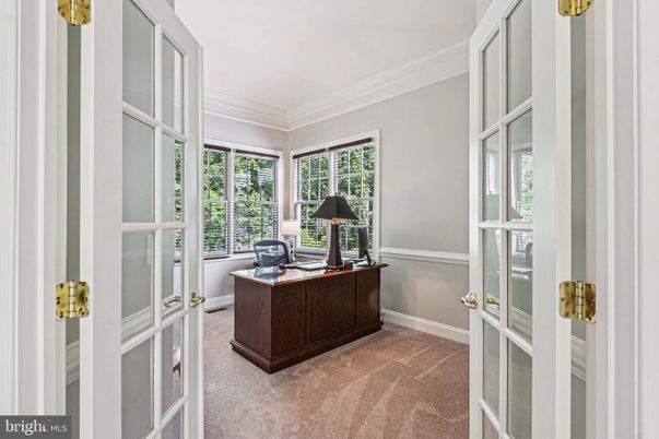 Home Office, Interior