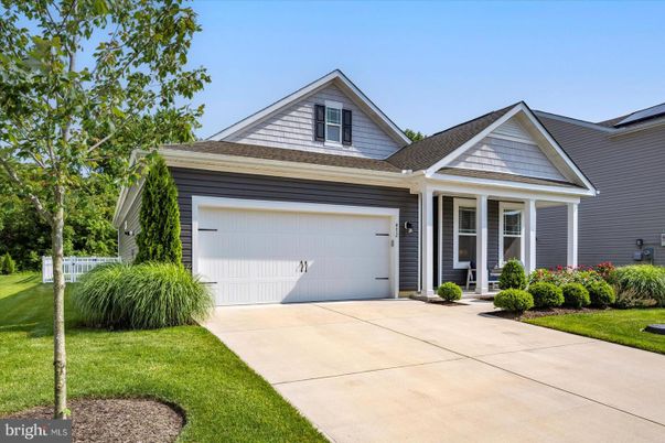 Attached, Exterior, Facade, Farmhouse