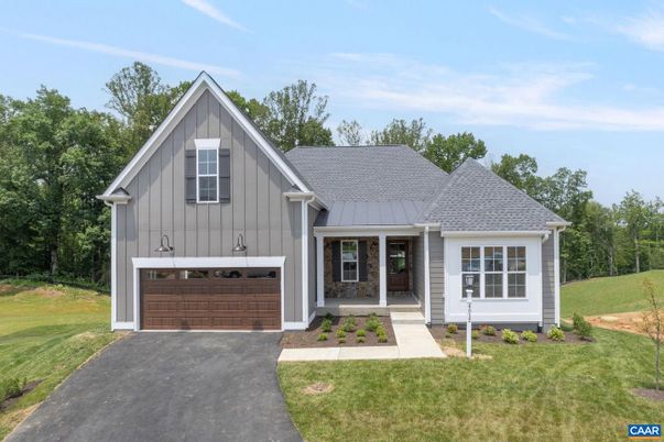 Attached, Exterior, Facade, Farmhouse