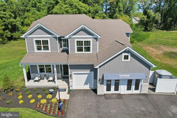 Attached, Exterior, Facade, American Craftsman
