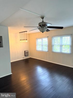 Empty room, Interior, Pendant Lights, Wood Texture Flooring