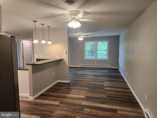 Interior, Pendant Lights, Wood Texture Flooring