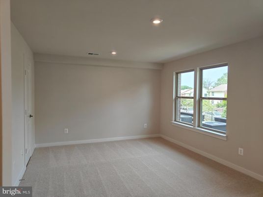 Empty room, Interior, Recessed Lighting