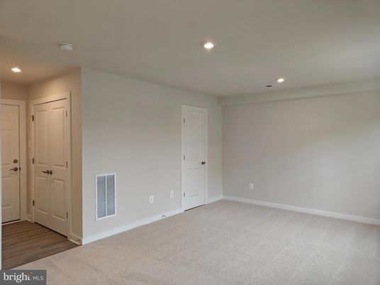 Empty room, Interior, Recessed Lighting