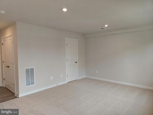 Empty room, Interior, Recessed Lighting