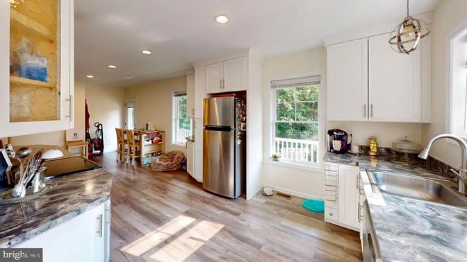 Dining room, Interior, Kitchen, Pendant Lights, Recessed Lighting, Wood Texture Flooring