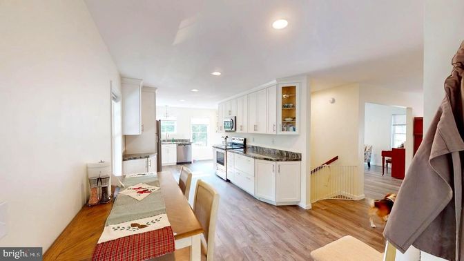 Dining room, Interior, Kitchen, Recessed Lighting, Stainless Steel Appliances, Wood Texture Flooring