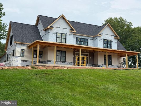Backyard, Exterior, Facade, Farmhouse