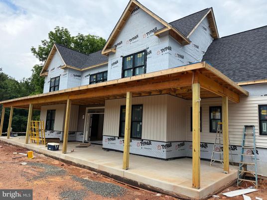 Exterior, Facade, Farmhouse