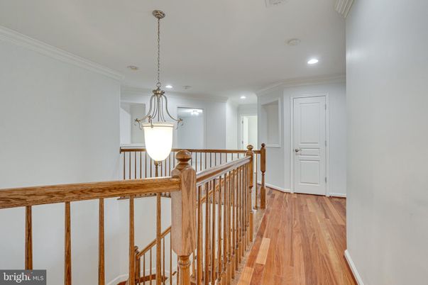 Interior, Pendant Lights, Recessed Lighting, Wood Texture Flooring