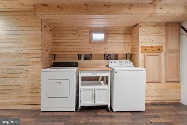 Interior, Washer, Wooden Ceilings, Wood Texture Flooring, Wooden Walls