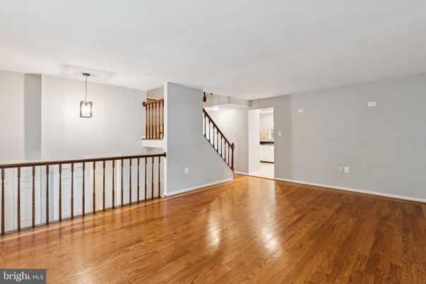 Empty room, Interior, Pendant Lights, Wood Texture Flooring