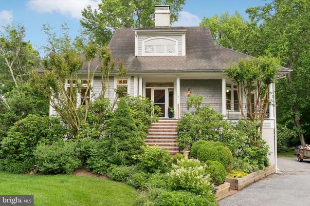 Exterior, Facade, Cape Cod