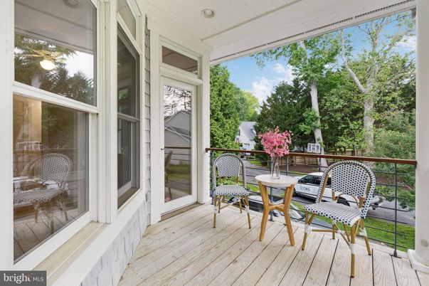 Exterior, Wood Texture Flooring