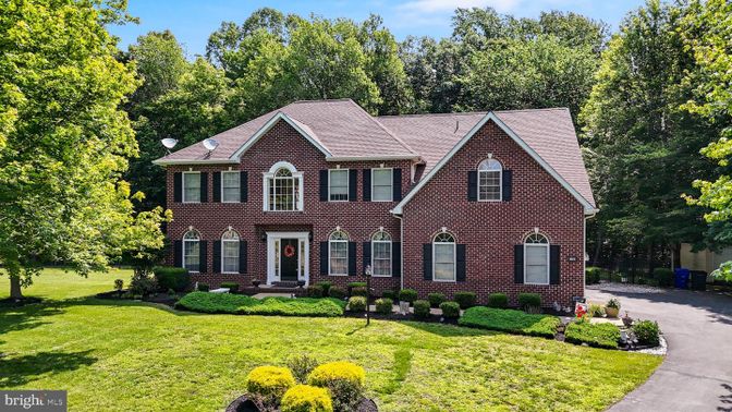 Exterior, Facade, Brick Facade, Brick Traditional