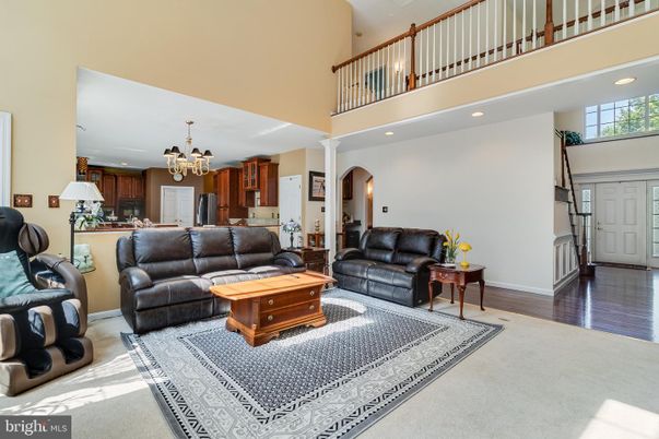 Chandelier, Interior, Kitchen, Living room, Recessed Lighting, Wood Texture Flooring