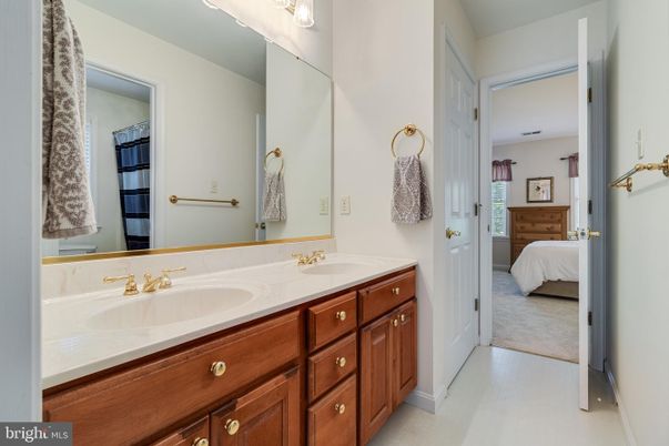 Bathroom, Bedroom, Dual Sink Vanities, Interior