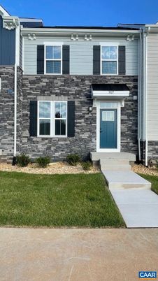 Exterior, Facade, Rowhouse