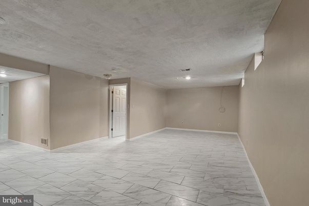 Empty room, Interior, Marble, Recessed Lighting