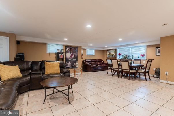 Dining room, Interior, Living room, Recessed Lighting