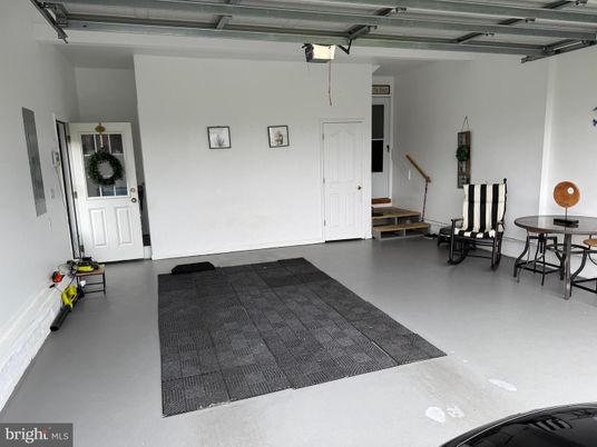 Garage, Interior