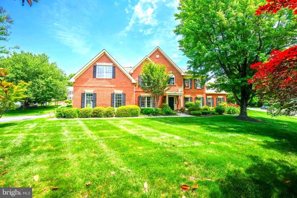 Backyard, Exterior, Facade, Brick Facade, Brick Traditional