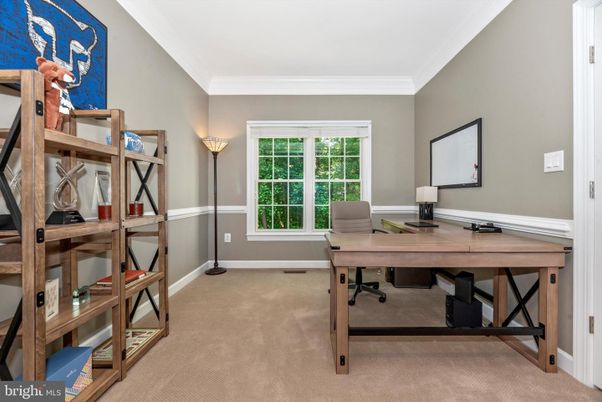 Home Office, Interior