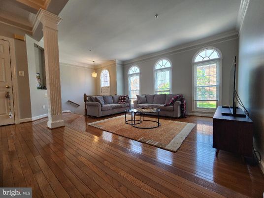 Interior, Living room, Pendant Lights, Wood Texture Flooring