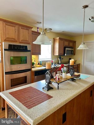 Interior, Kitchen, Pendant Lights, Stainless Steel Appliances