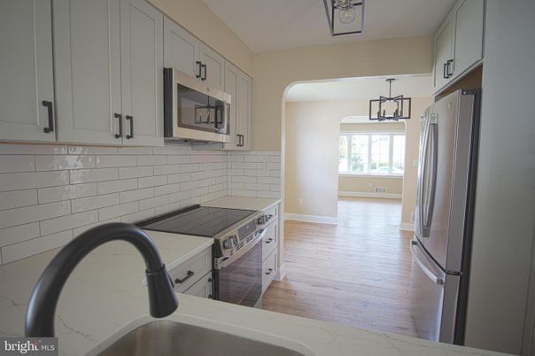 Interior, Kitchen, Pendant Lights, Wood Texture Flooring