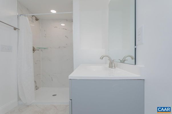 Bathroom, Interior, Marble, Marble Walls, Recessed Lighting