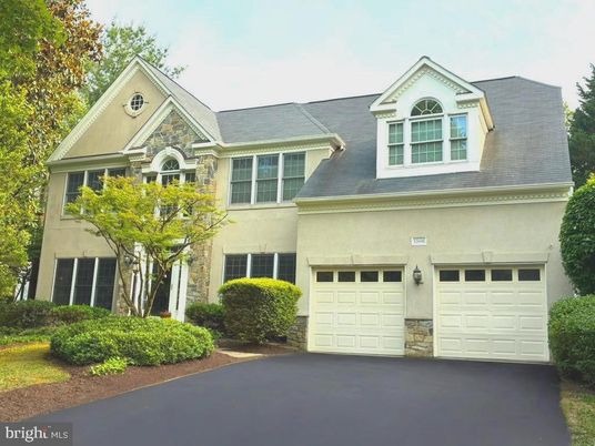 Attached, Exterior, Facade, Brick Traditional