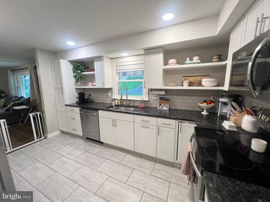 Interior, Kitchen, Recessed Lighting