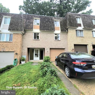 Attached, Exterior, Facade, Brick Facade, Rowhouse