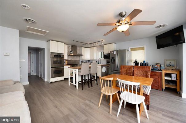 Dining room, Interior, Kitchen, Stainless Steel Appliances, Wood Texture Flooring