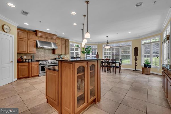 Dining room, Interior, Kitchen, Pendant Lights, Recessed Lighting, Stainless Steel Appliances