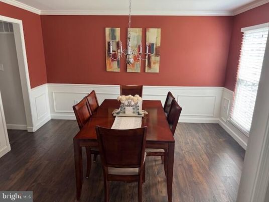 Chandelier, Dining room, Interior, Wood Texture Flooring