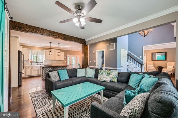 Interior, Kitchen, Living room, Pendant Lights, Recessed Lighting, Wood Texture Flooring