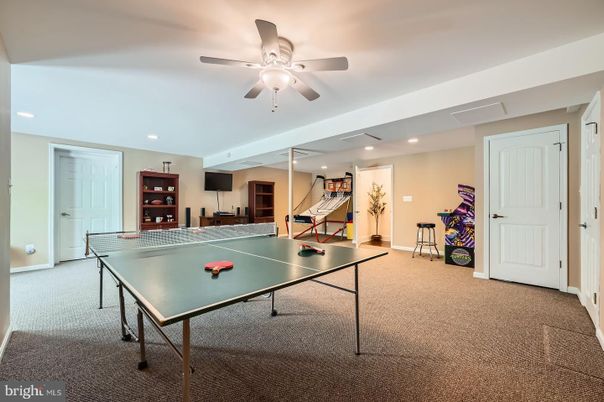 Game Room, Interior, Recessed Lighting