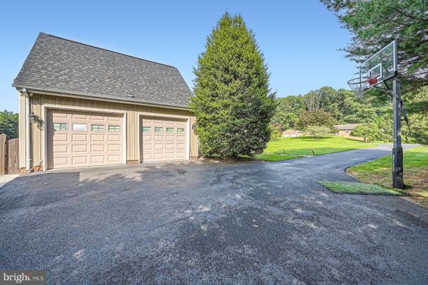 Detached Garage, Exterior