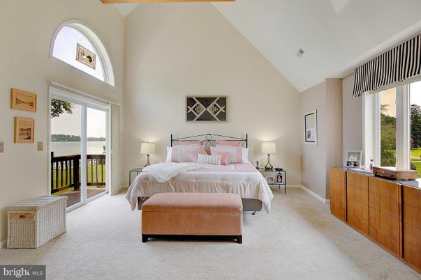 Bedroom, Interior, Water