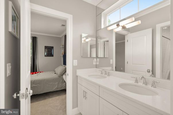 Bathroom, Bedroom, Dual Sink Vanities, Interior