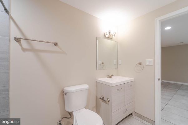 Bathroom, Interior, Recessed Lighting
