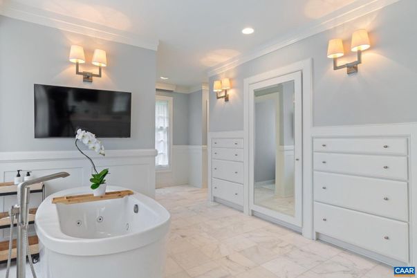 Bathroom, Interior, Marble, Recessed Lighting