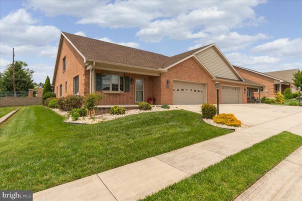 Attached, Exterior, Facade, Brick Facade, Ranch