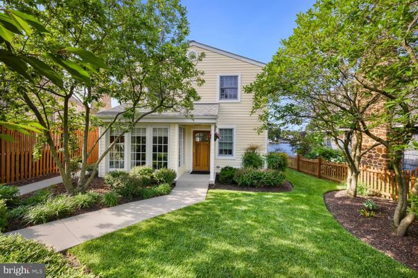Backyard, Exterior, Facade, Farmhouse